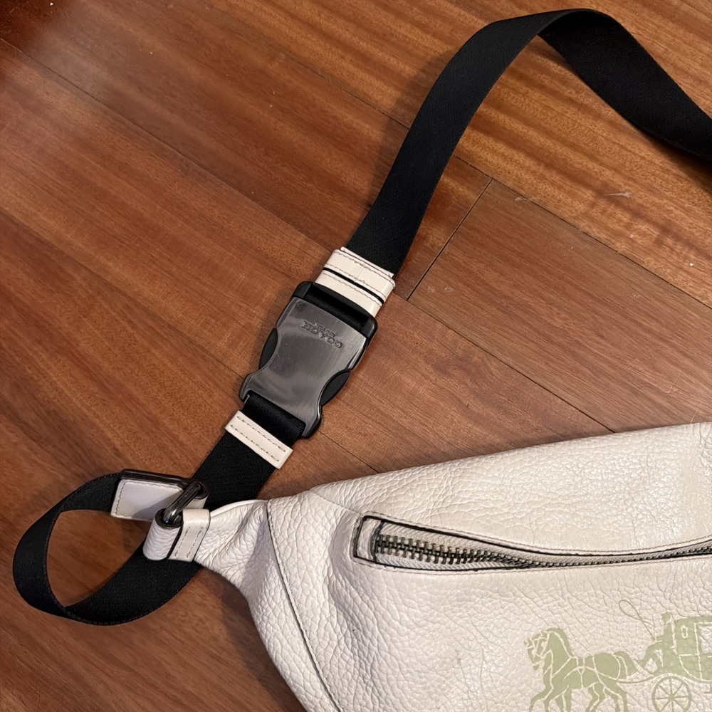 COACH White Leather Ivory Horse & Carriage Belt Waist Bag Used 16.5" x 9" - Picture 6 of 14